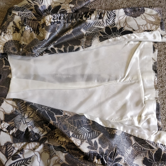 Boho Chic Floral Linen Blazer | size 6 - Picture 11 of 16